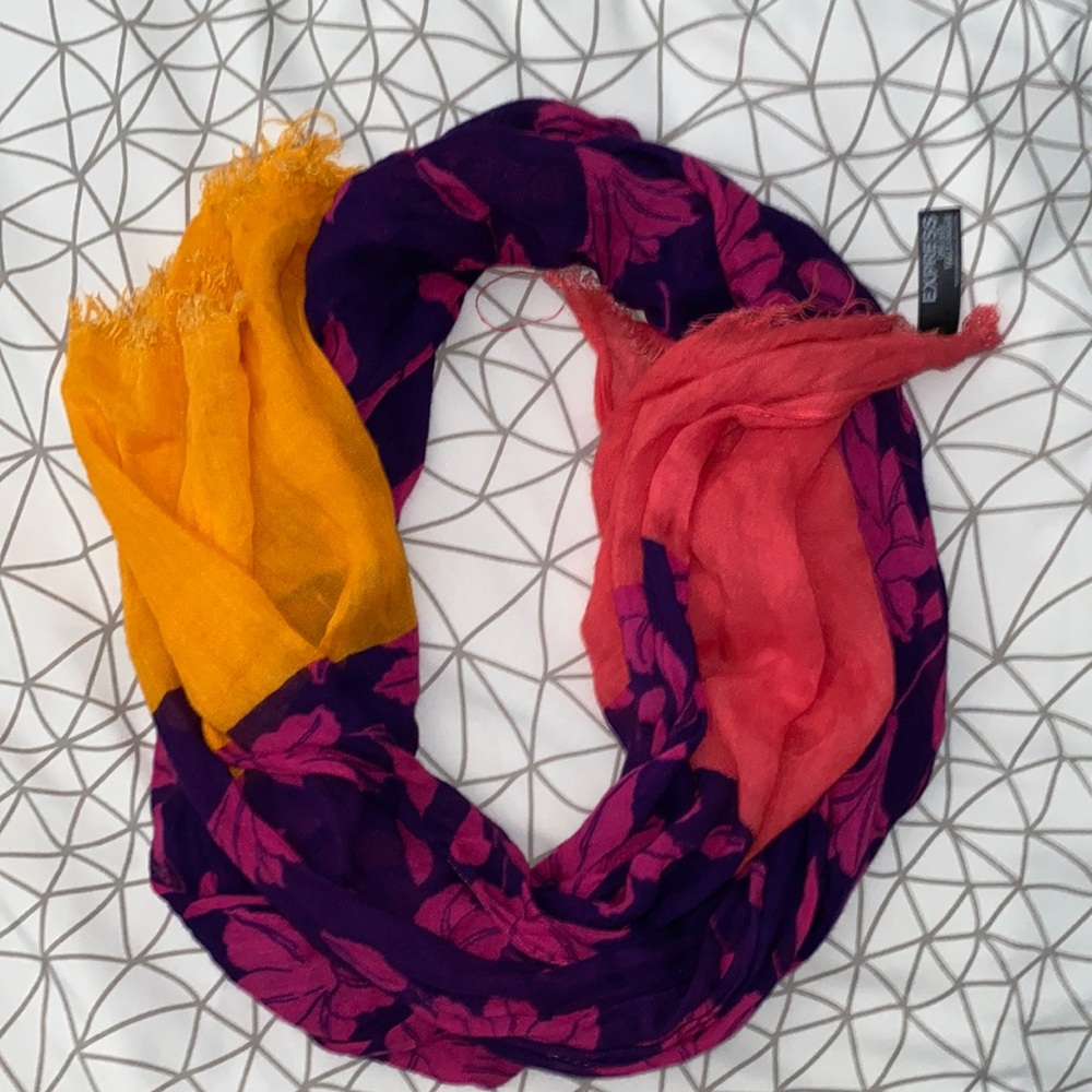 Express Scarf